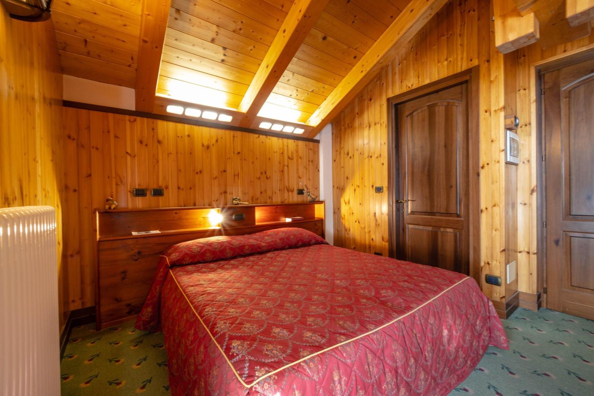 Hotel Bouton D'Or - Cogne Dış mekan fotoğraf
