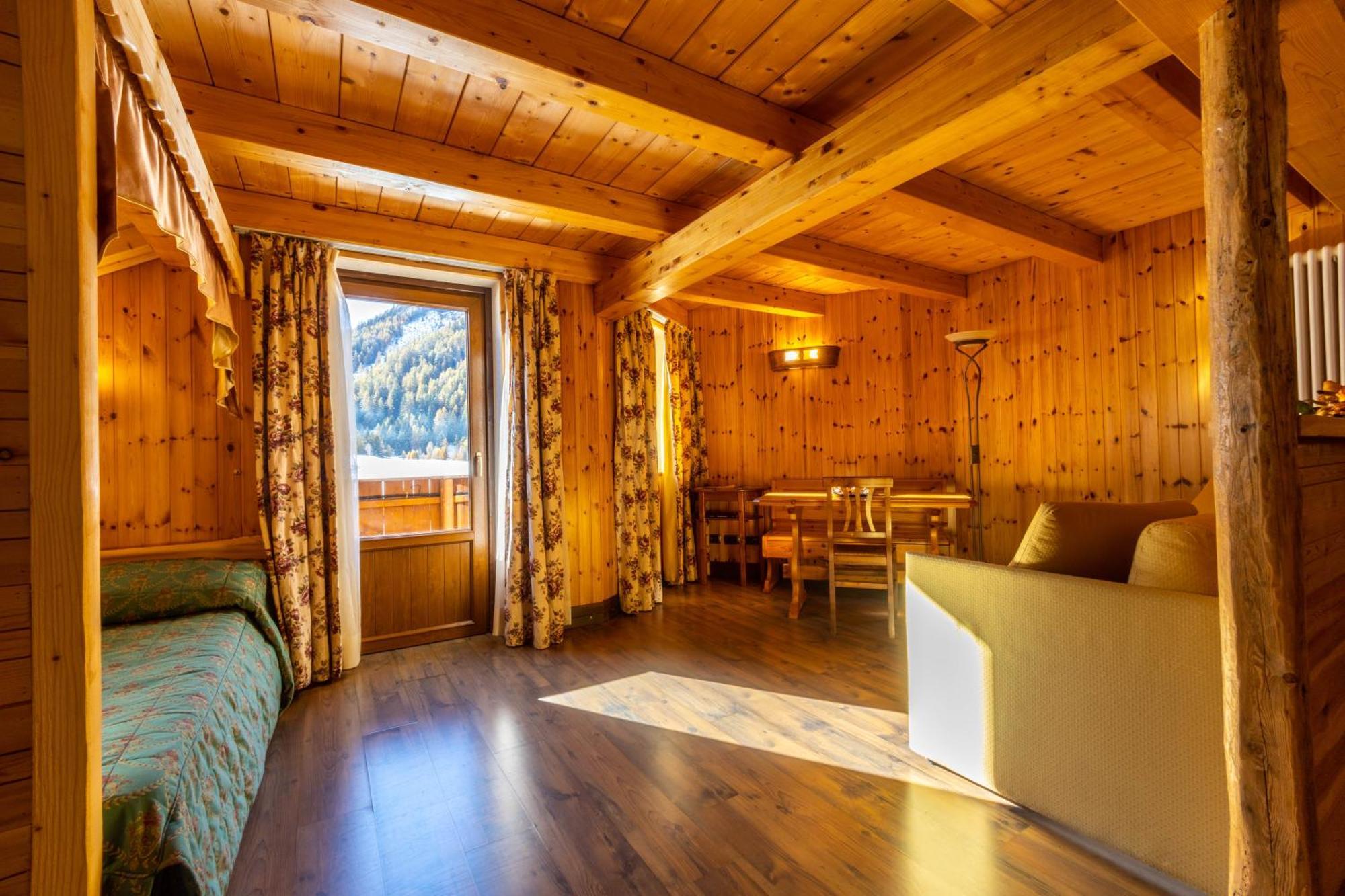 Hotel Bouton D'Or - Cogne Dış mekan fotoğraf