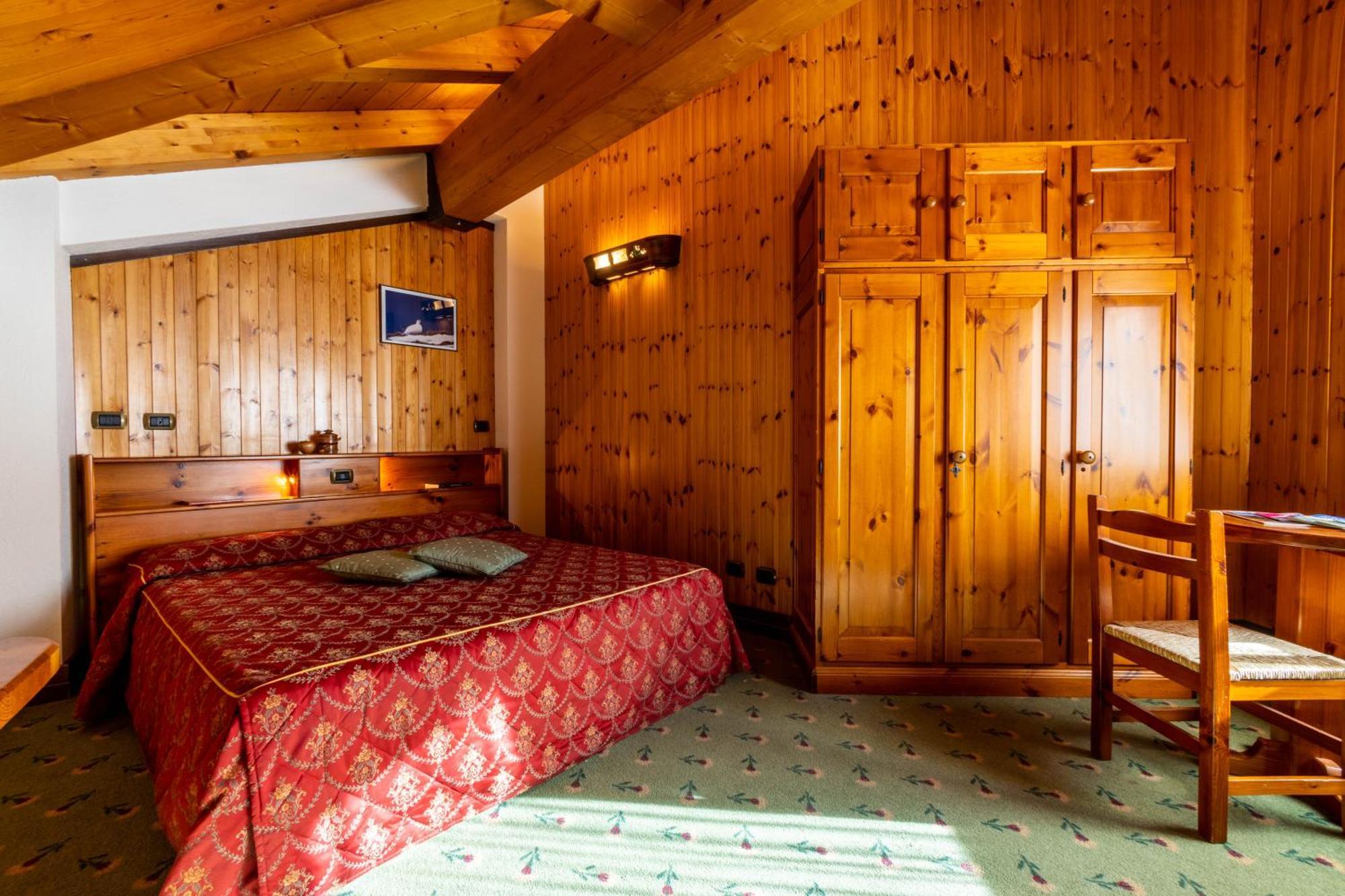 Hotel Bouton D'Or - Cogne Dış mekan fotoğraf