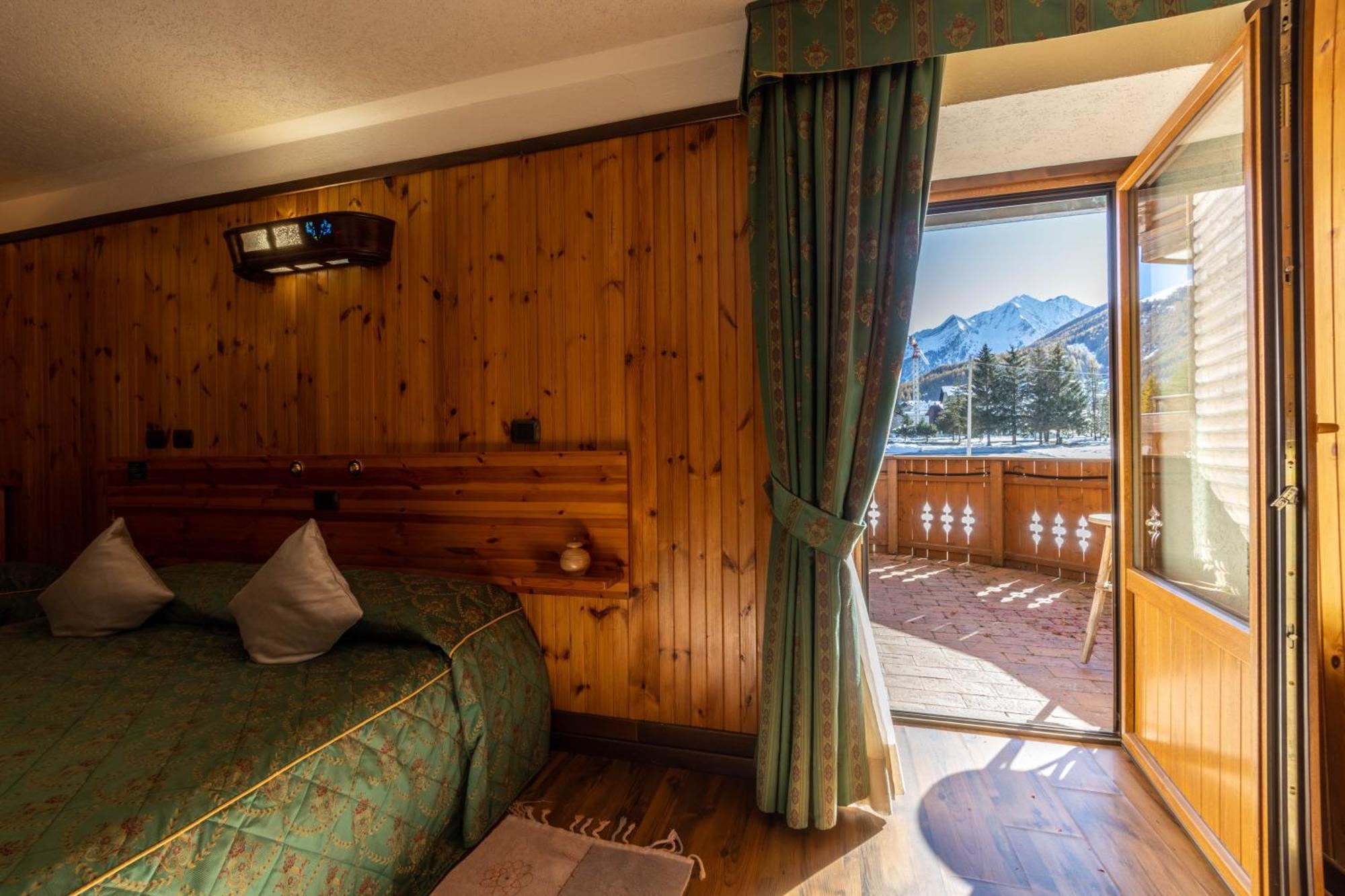 Hotel Bouton D'Or - Cogne Dış mekan fotoğraf