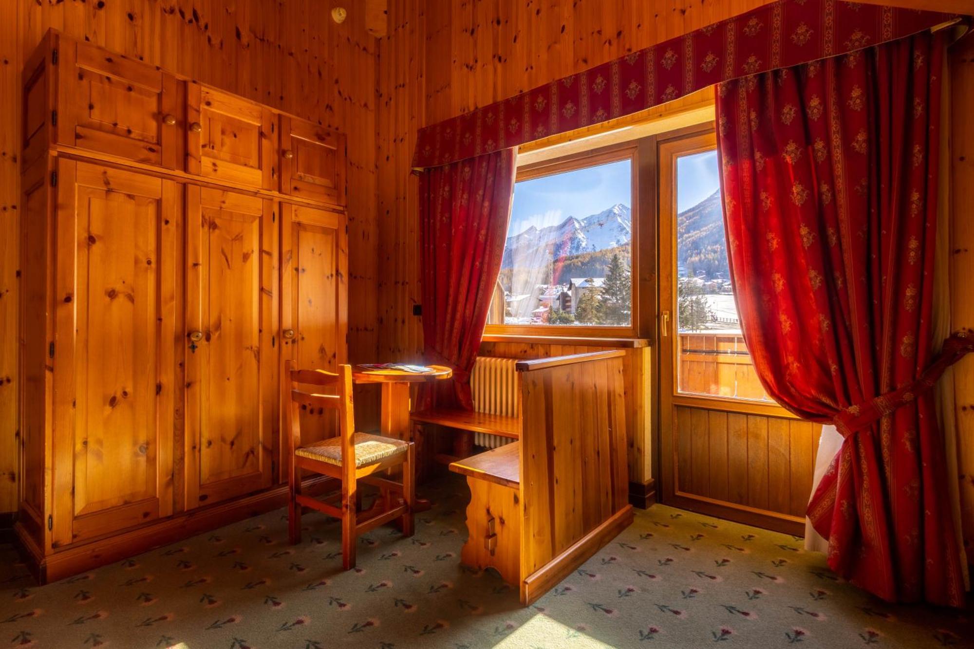 Hotel Bouton D'Or - Cogne Dış mekan fotoğraf