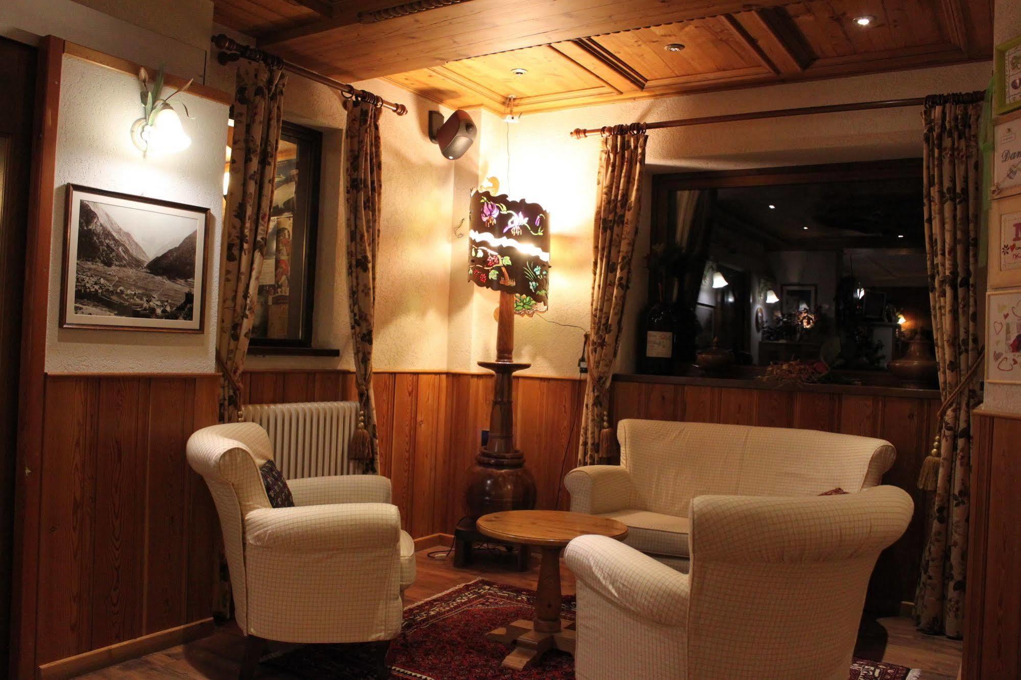 Hotel Bouton D'Or - Cogne Dış mekan fotoğraf